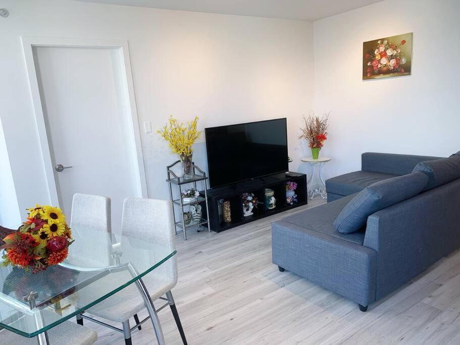 Downtown 3Br/2Ba+Views+Skytrain+Free Parking Daire Vancouver Dış mekan fotoğraf