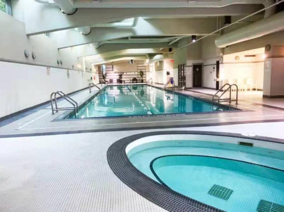 Downtown 3Br/2Ba+Views+Skytrain+Free Parking Daire Vancouver Dış mekan fotoğraf